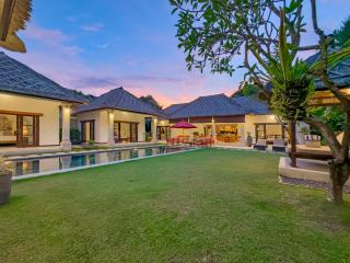 Villa Bugis Drupadi Seminyak - Seminyak - 2
