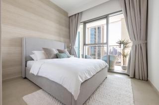Stunning 2 Bedroom Apartment with Burj Views in Walking Distance to Dubai Mall - Dubai - 1