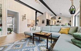 4 Bedroom Gorgeous Home In Glesborg - 8