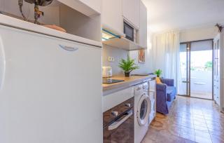 Lovely Apartment In Torrevieja - 5