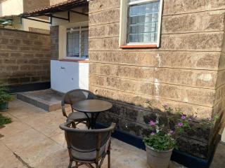Quaint one bedroom guest house near main airport - Nairobi - 1