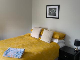 Darfield Home Stay - Large Bedroom, Dedicated Bathroom, Parking, Quiet Location - 4