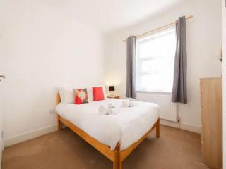 Pass the Keys Spacious 3 Bed Flat Near Kings Cross and Camden - 9