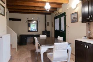 Zoe's Yard family Summer House at Mon Repos - Anemómylos - 8