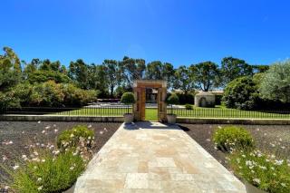 Beautiful contemporary villa swimming pool and large garden - 7