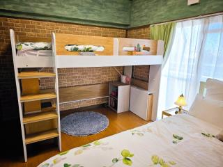 703. Disneyland, direct bus to the airport/1minute's walk from the station. - 9