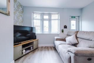Charming & Modern 4 bed, ideal for contractors and leisure - Egerton - 0