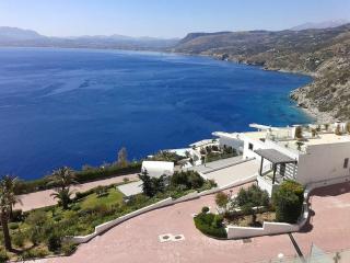Luxurious Flat with Sea View & Private Beach - Ligaria - 9