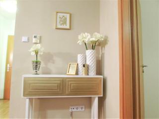Colours Apartments Superior with FREE Parking - Budapest - 5