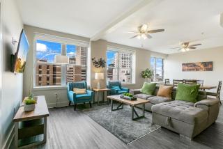 Spacious 4BR Luxury Condo Steps to French Quarter - New Orleans - 1