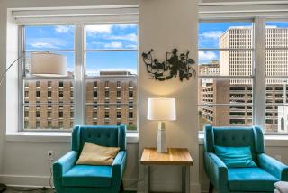 Spacious 4BR Luxury Condo Steps to French Quarter - New Orleans - 4