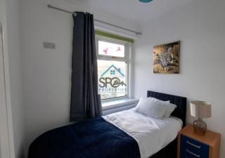Modern 4BR Home-7 Guests-Business-Families-Netflix-Free Parking & WiFi - Pontnewynydd - 4