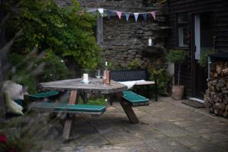 Little Well, stunning setting - 2 acres, dogs welcome - 7