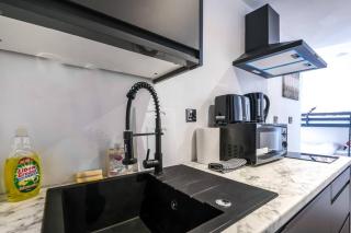 Quaint and Spacious Piccadilly Sleep 6 VRD - Londra - 7