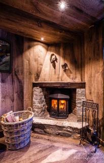 L'Illaz - 4 bedrooms, log fire - 9