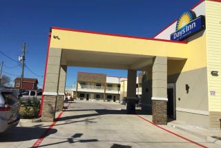 Days Inn by Wyndham Freeport - 9