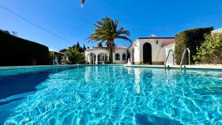 MEDDAYS VILLA PARIS 53 - Miami Platja - 0