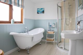 Family Seaside Retreat - 5 minutes to Beach - 5