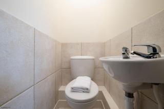 Bull Pen and Cart Lodge - Herstmonceux - 7