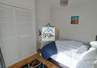 Modern 4BR Home-7 Guests-Business-Families-Netflix-Free Parking & WiFi - Pontnewynydd - 2