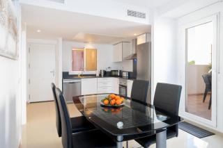 Victoria Sunny flat with sea and pool view - 8