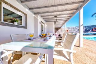 Blue Waves House - Heated Pool, BBQ and Bicycles By Lanzarote Vacation Homes - 5