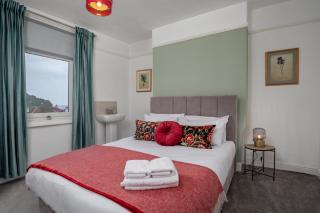 Kitson House - Sea Views, 1 min Walk to Harbour - 8