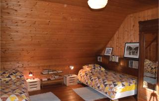 Cozy Home In Plourivo With Kitchen - 5