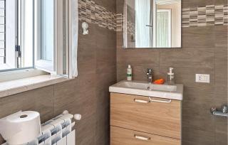 4 Bedroom Pet Friendly Home In Cugnoli - 3
