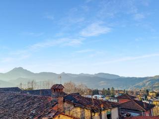 * Apartment in Barga Old Town with amazing views - Barga - 0