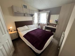 Heron, Sea View, Scratby - California Cliffs, Parkdean, sleeps 6, bed linen and towels included, pet free, onsite entertainment available - Scratby - 7