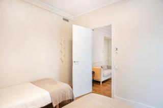 Warmth and comfort in the sought-after Eixample - 2