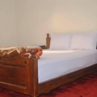 Tililt house - - 0