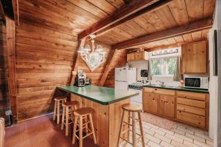 54SL - Hot Tub - Pets OK - Sleeps 4 cabin - 2