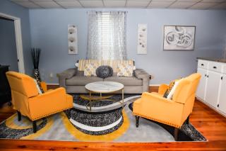 Bright & Stylish 2-Bedroom Near Downtown Mobile Free Parking - Mobile - 3