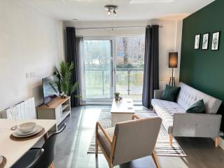 Luxury Canal-side Apartment, Hemel Hempstead, Free parking, Perfect for Contractors - Hemel Hempstead - 5