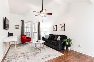 5 Min Drive to Dorm, W/D, Quiet, Kitchen, Wi-fi - Athens - 2