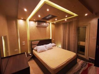 luxury flat fifth statement new Cairo ,التجمع الخامس شقه فخمه - Il Cairo - 4