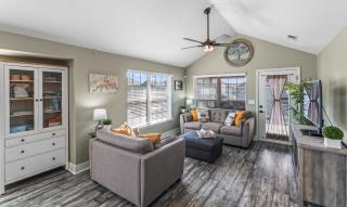 2BR Condo - Near SDC - 2 Pools - Golf Onsite - FREE TICKETS INCLUDED - SB 9-5 - Branson - 4