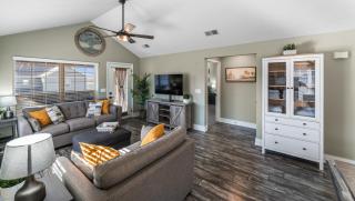 2BR Condo - Near SDC - 2 Pools - Golf Onsite - FREE TICKETS INCLUDED - SB 9-5 - Branson - 9
