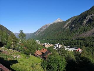 Fritt beliggende stor enebolig med høy standard - 6