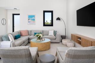 Upper East Side Enclave #14 - Long Bay Hills - 7
