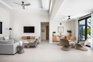 Upper East Side Enclave #14 - Long Bay Hills - 2