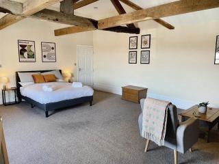 Rear of Northway Court Farm - Tewkesbury - 4
