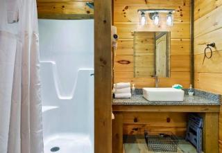 Shell Mtn Splash: 4BR Haven, Views, Pool & Hot Tub - Sevierville - 9
