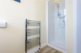 Pebbles Guest House - 4