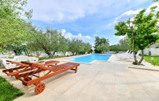 Six-Bedroom Holiday Home In Sv, Filip I Jakov - Gorica - 9