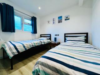 2 bedroom Scratby chalet holiday park close to beach - 6