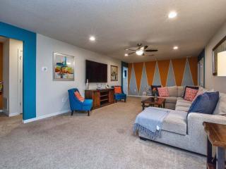 Upscale 8BR, Pool, Spa, Gameroom by Disney - Kissimmee - 2