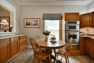 Comfy Cottage: Minutes from Main St, Private Yard - Greenville - 3